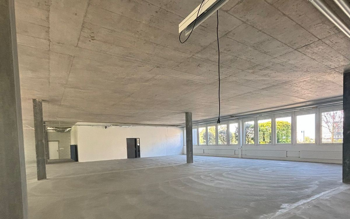 Produktionsfläche im Rohbau, startup space Etoy