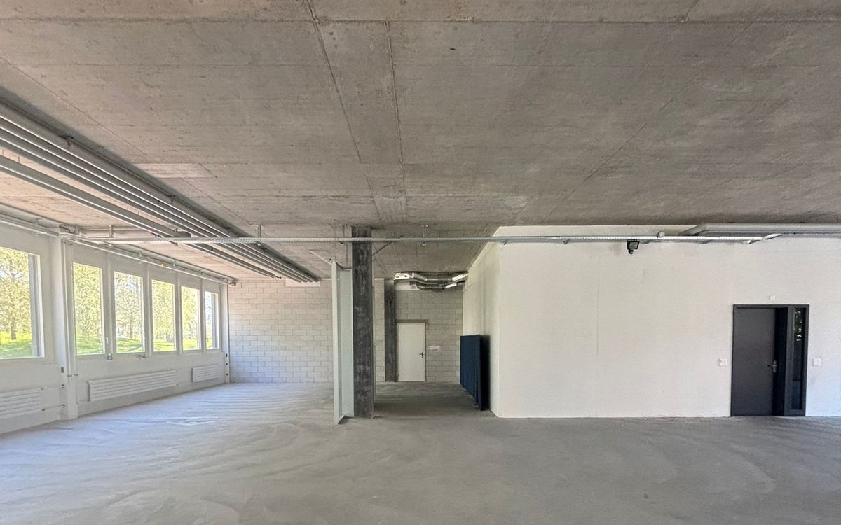 Werkstattfläche im Rohbau, startup space Etoy